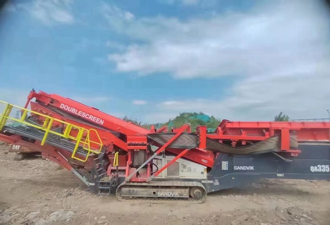 Sandvik QI442 Tracked Impact Crusher+QA335 Tracked Screen - Trituradora móvil: foto 1 Sandvik QI442 Tracked Impact Crusher+QA335 Tracked Screen - Trituradora móvil: foto 1