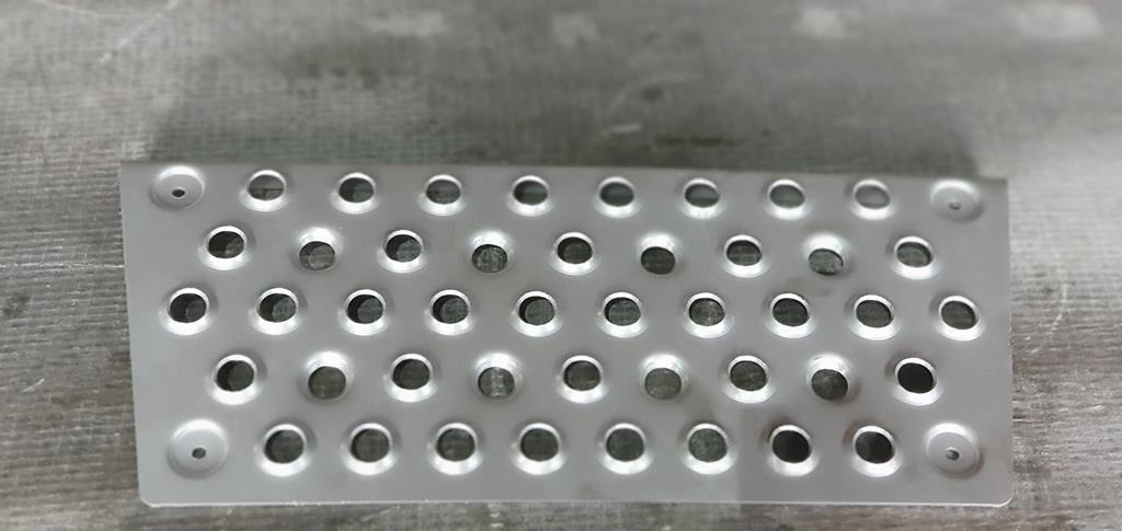 ALUMINUM STEP FOR ATEGO - Peldaño para Camión: foto 2 ALUMINUM STEP FOR ATEGO - Peldaño para Camión: foto 2