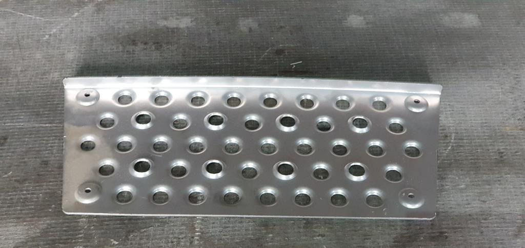 ALUMINUM STEP FOR ATEGO - Peldaño para Camión: foto 1 ALUMINUM STEP FOR ATEGO - Peldaño para Camión: foto 1