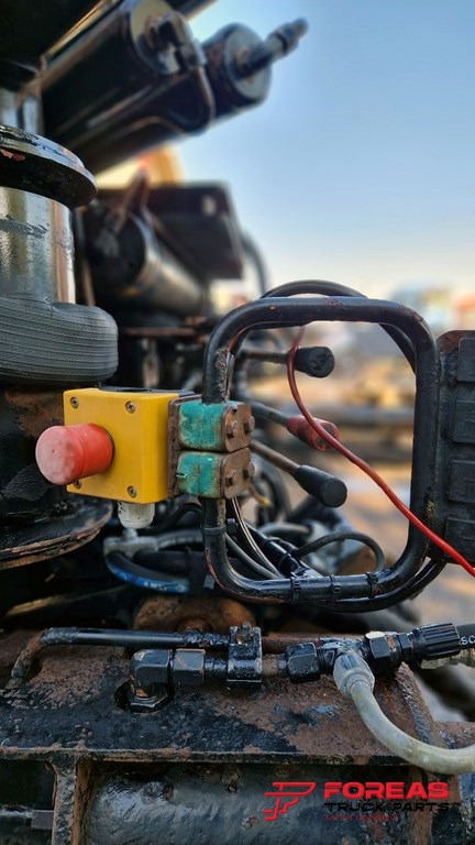 Grúa para camión HIAB 245 E-4 WITH RADIO CONTROL: foto 11 Grúa para camión HIAB 245 E-4 WITH RADIO CONTROL: foto 11