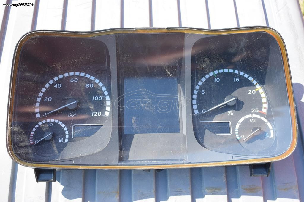 MERCEDES-BENZ ACTROS MP 4 - Salpicadero para Camión: foto 1 MERCEDES-BENZ ACTROS MP 4 - Salpicadero para Camión: foto 1