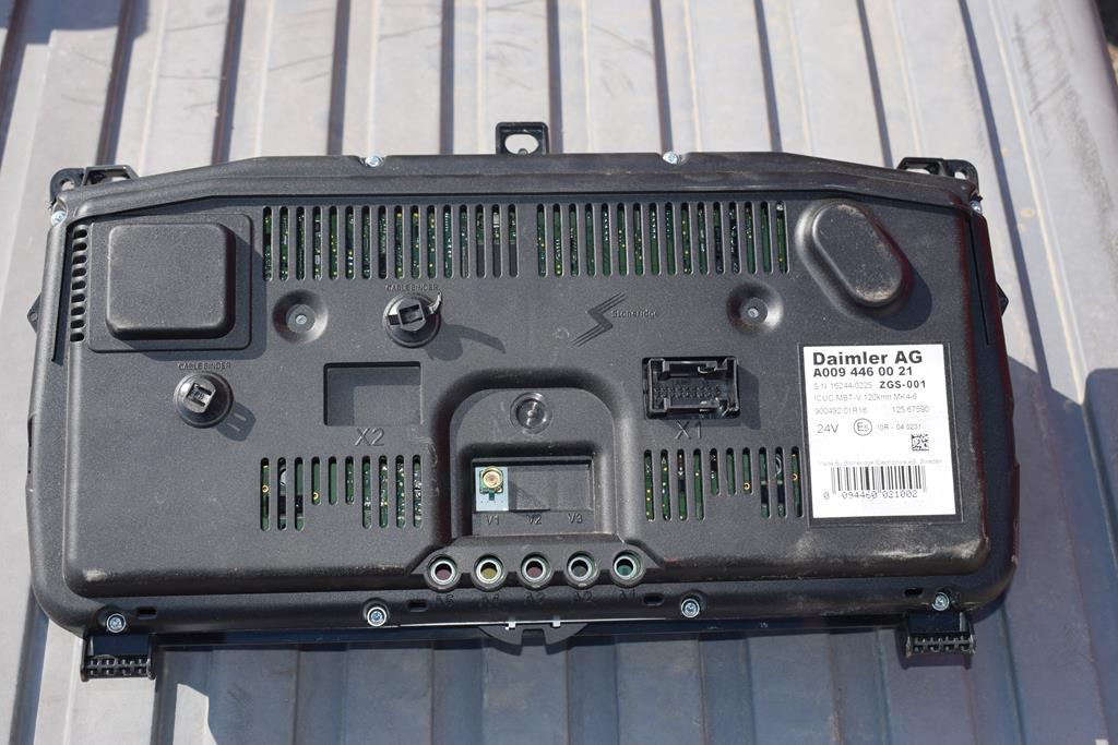 MERCEDES-BENZ ACTROS MP 4 - Salpicadero para Camión: foto 2 MERCEDES-BENZ ACTROS MP 4 - Salpicadero para Camión: foto 2