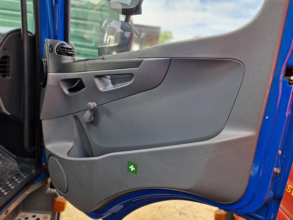 Cabina para Camión MERCEDES-BENZ ATEGO 3: foto 18