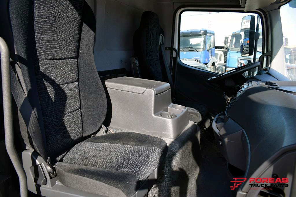 Camión chasis MERCEDES-BENZ ATEGO 921 – FLATBED: foto 28