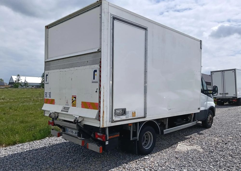 Iveco 35C18, 35C15, 35C13, 35C14, 70C18, 50C18 - Furgoneta caja cerrada: foto 2 Iveco 35C18, 35C15, 35C13, 35C14, 70C18, 50C18 - Furgoneta caja cerrada: foto 2