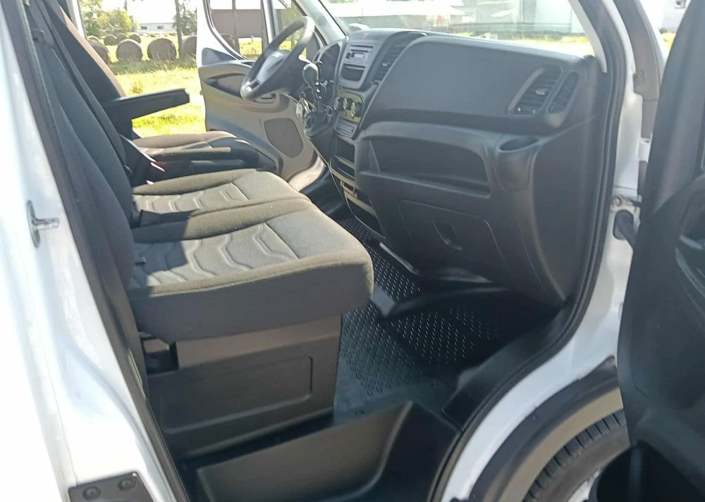 Iveco DAILY 35C14, 35C13, 35C12 - Furgoneta basculante: foto 5 Iveco DAILY 35C14, 35C13, 35C12 - Furgoneta basculante: foto 5