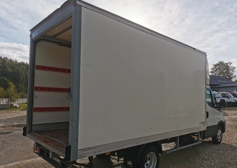 Iveco 3.0-150KM Daily 35C15 Kontener długi rama 35-150 kiper Klimatyzacja długi rozstaw - Furgoneta caja cerrada: foto 5 Iveco 3.0-150KM Daily 35C15 Kontener długi rama 35-150 kiper Klimatyzacja długi rozstaw - Furgoneta caja cerrada: foto 5