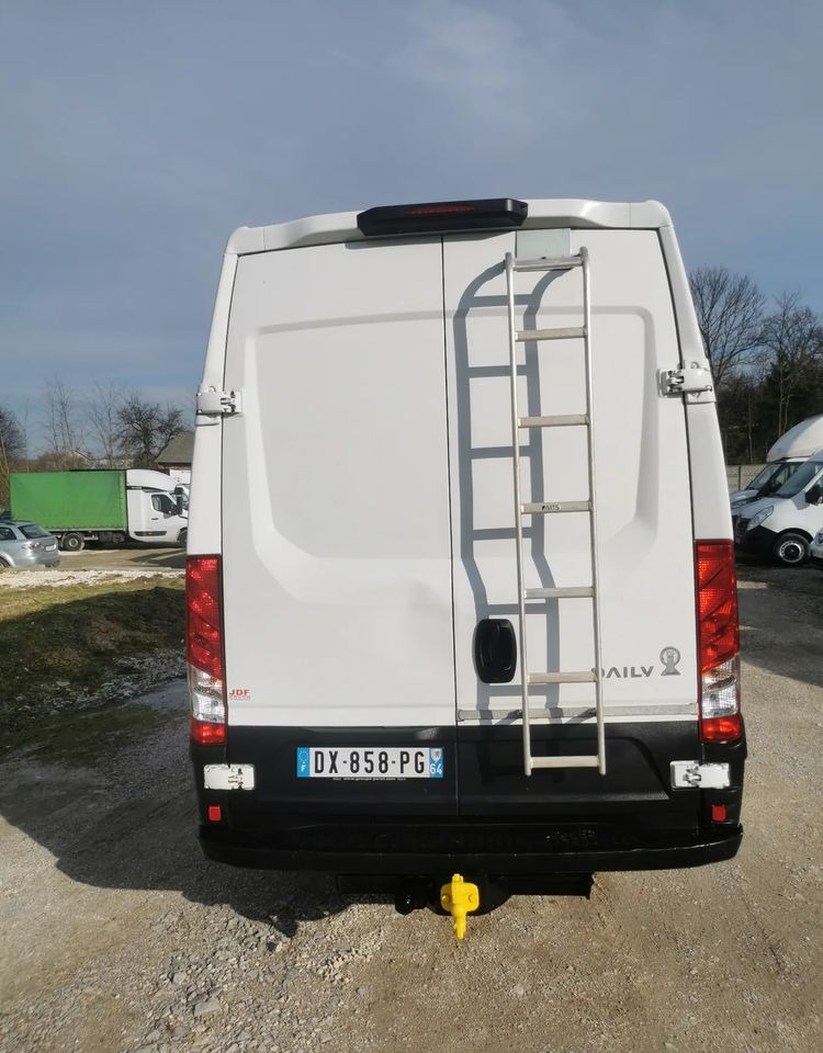 Iveco 35C13 Daily L3H2 bliźniak Klima 2.3-130KM 6-biegów Hak podwójne koła 35-130 L4H2 - Furgón: foto 4 Iveco 35C13 Daily L3H2 bliźniak Klima 2.3-130KM 6-biegów Hak podwójne koła 35-130 L4H2 - Furgón: foto 4