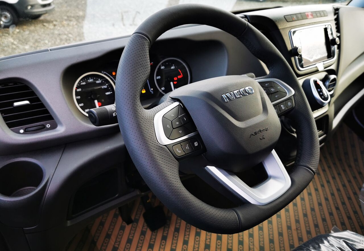 IVECO DAILY 35S18HA8 L4H2 - Furgón: foto 4 IVECO DAILY 35S18HA8 L4H2 - Furgón: foto 4