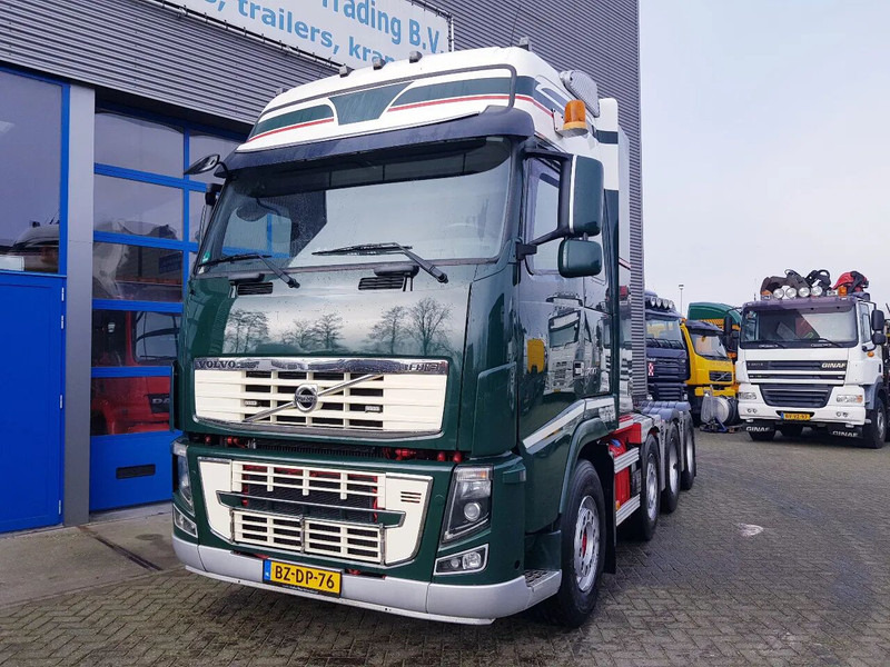 Volvo FH 16.700 8x4 140 ton Retarder - Cabeza tractora: foto 3 Volvo FH 16.700 8x4 140 ton Retarder - Cabeza tractora: foto 3