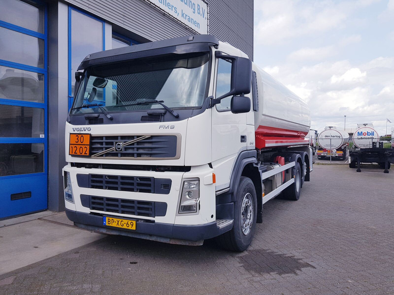 Volvo FM 9.340 - Camión cisterna: foto 2 Volvo FM 9.340 - Camión cisterna: foto 2