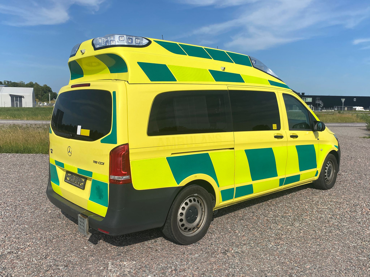 MERCEDES-BENZ Vito 119 4x4 - Ambulans / AMBULANCE - Ambulancia: foto 2 MERCEDES-BENZ Vito 119 4x4 - Ambulans / AMBULANCE - Ambulancia: foto 2