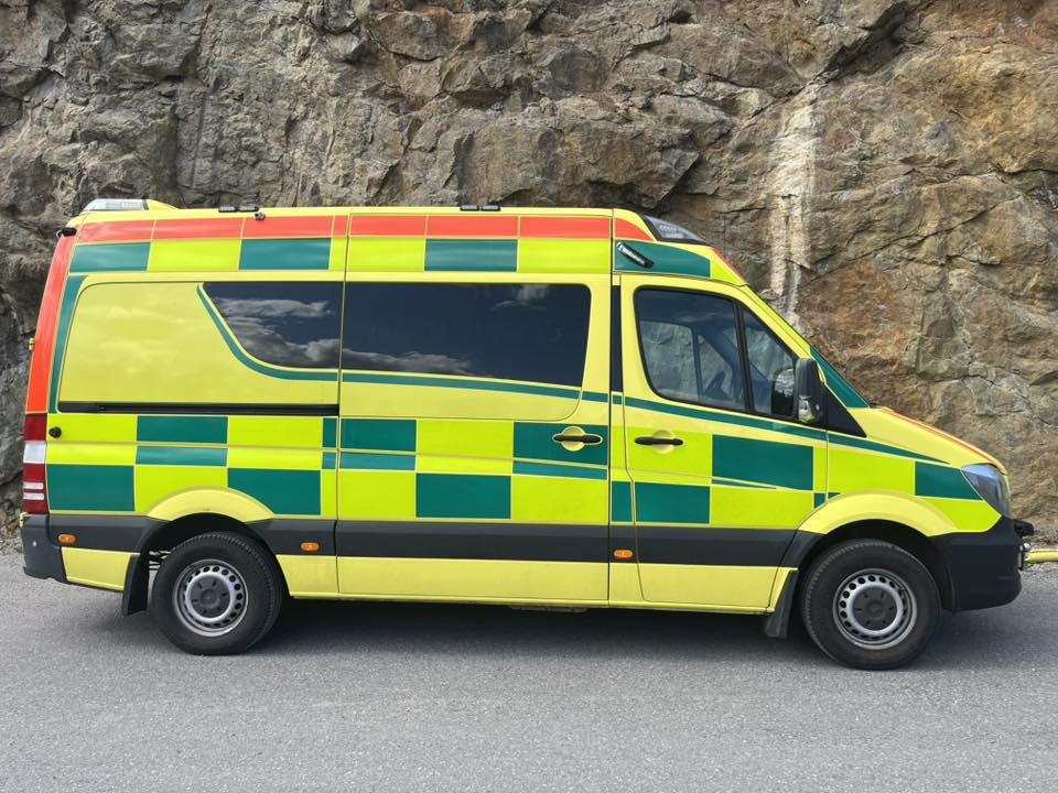 Mercedes-Benz Sprinter 319 - AMBULANCE - RESERVERAD !! - Ambulancia: foto 4 Mercedes-Benz Sprinter 319 - AMBULANCE - RESERVERAD !! - Ambulancia: foto 4