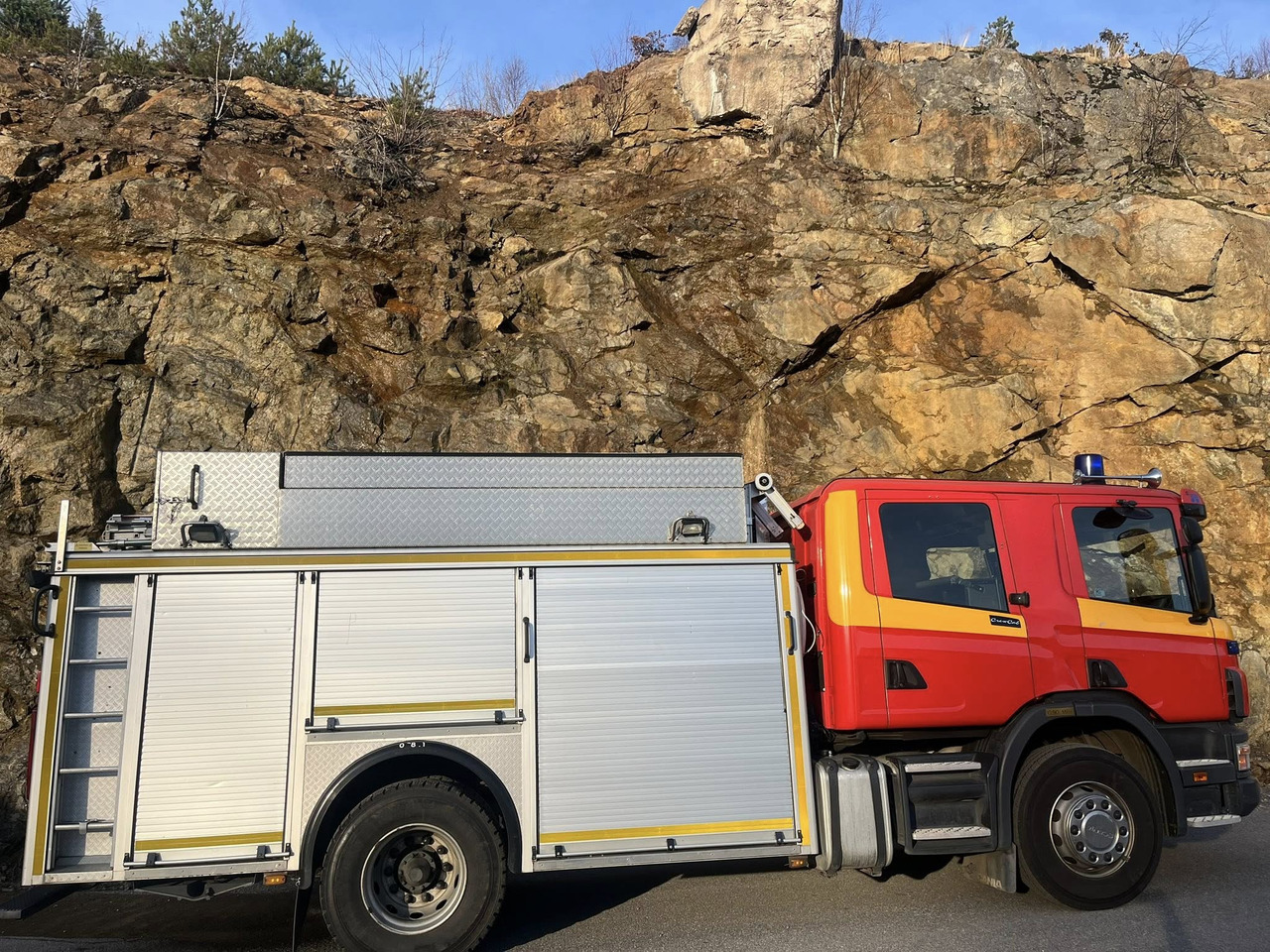 SCANIA P94GB 4x2 NZ310 - Fire engine - RESERVERAD !! - Camión de bomberos: foto 5 SCANIA P94GB 4x2 NZ310 - Fire engine - RESERVERAD !! - Camión de bomberos: foto 5