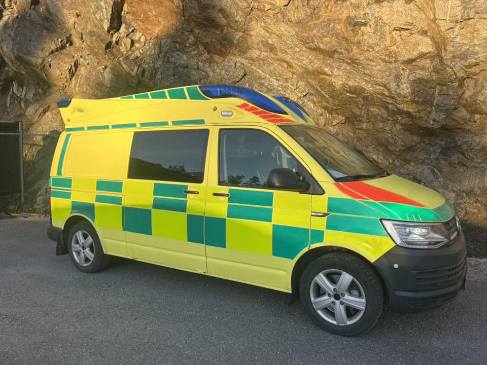 Volkswagen T6 4motions - AMBULANCE - RESERVERAD !! - Ambulancia: foto 1 Volkswagen T6 4motions - AMBULANCE - RESERVERAD !! - Ambulancia: foto 1