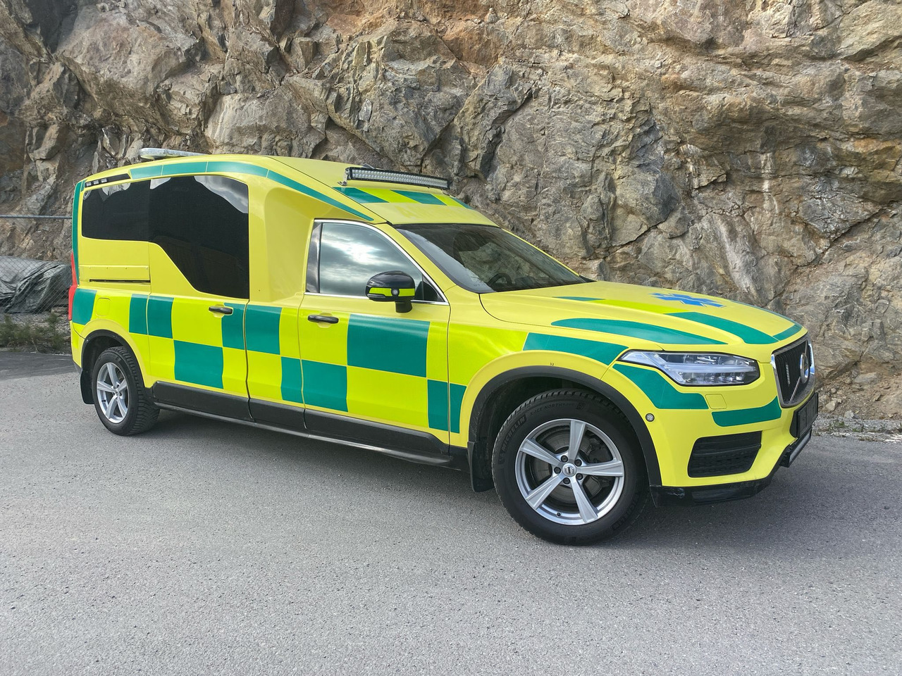 Volvo Nilsson XC90 D5 AWD - Ambulance / Krankenwagen / Швидка допомога - Ambulancia: foto 1 Volvo Nilsson XC90 D5 AWD - Ambulance / Krankenwagen / Швидка допомога - Ambulancia: foto 1