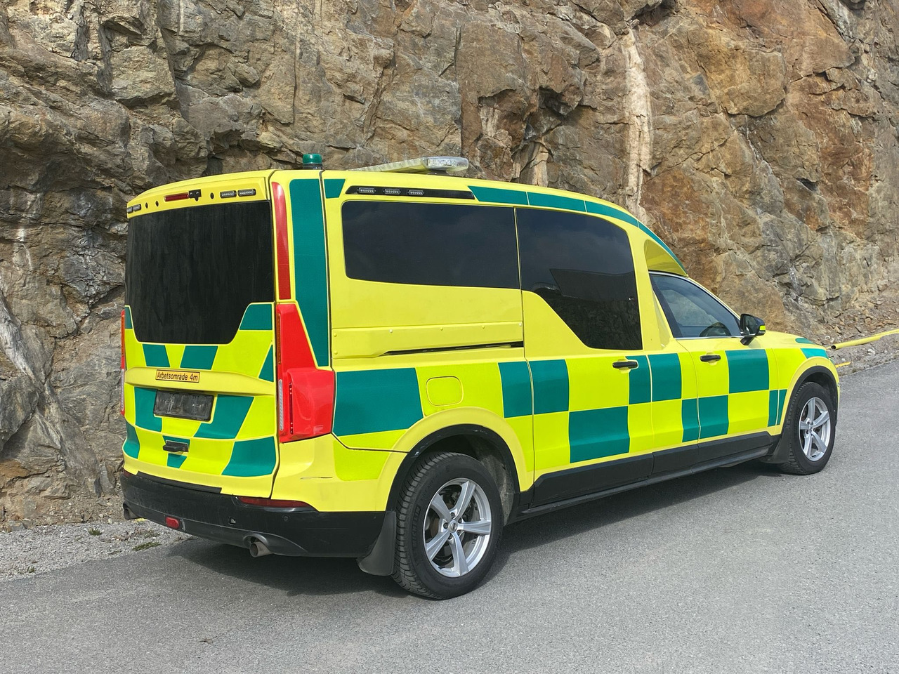 Volvo Nilsson XC90 D5 AWD - Ambulance - RESERVERAD !! - Ambulancia: foto 3 Volvo Nilsson XC90 D5 AWD - Ambulance - RESERVERAD !! - Ambulancia: foto 3