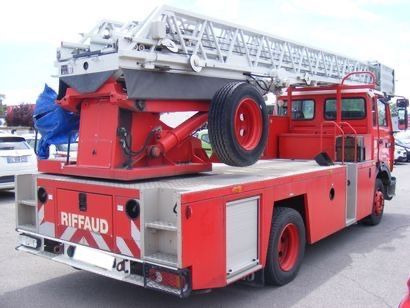 Renault Midliner M180 Drehleiter Feuerwehr EPSA23.5 1999 - Camión con plataforma elevadora: foto 4 Renault Midliner M180 Drehleiter Feuerwehr EPSA23.5 1999 - Camión con plataforma elevadora: foto 4