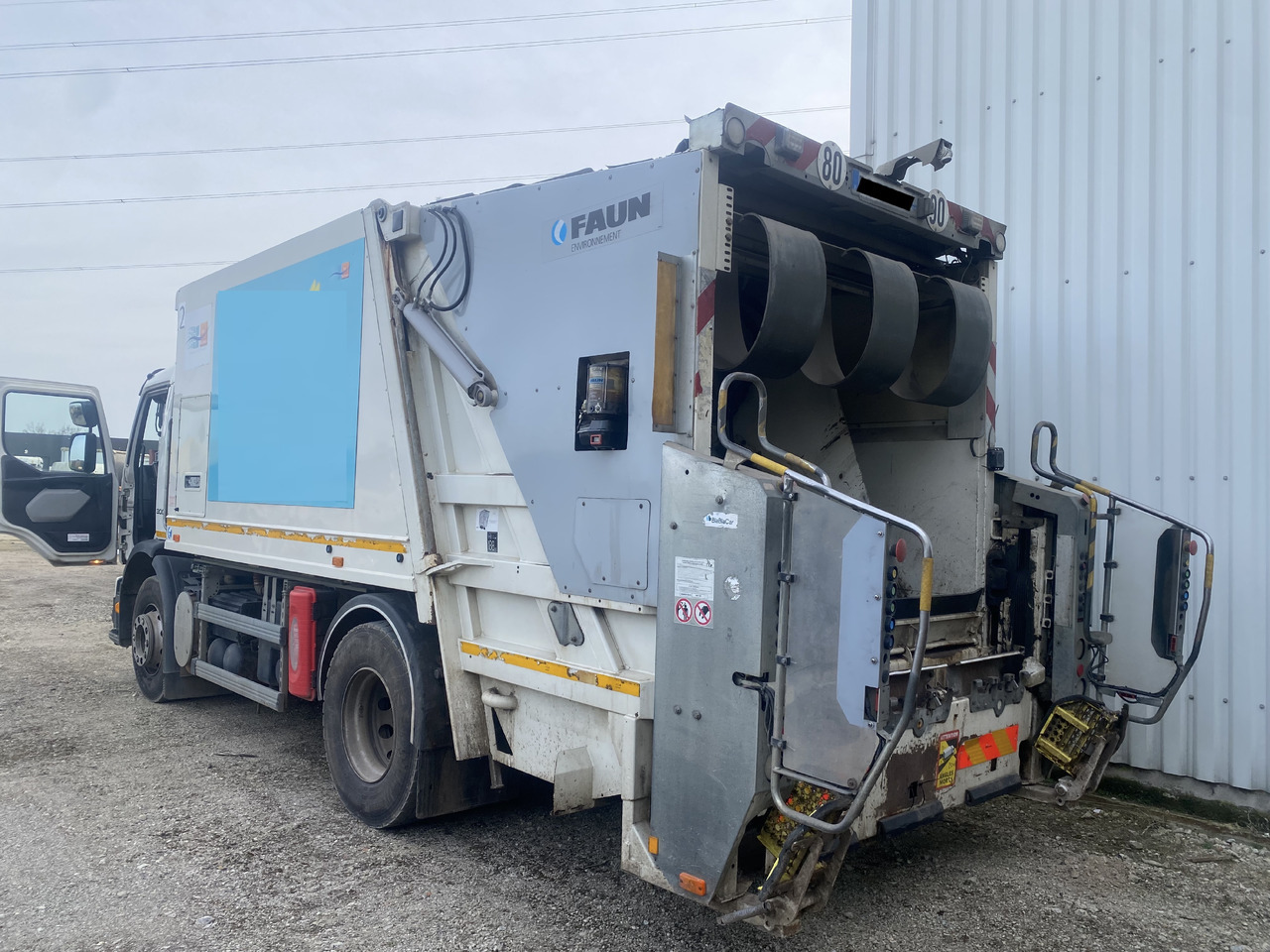 Volvo FE300 FAUN Müllwagen Garbage 2-Kammern Eu5 Top Zustand - Camión de basura: foto 3 Volvo FE300 FAUN Müllwagen Garbage 2-Kammern Eu5 Top Zustand - Camión de basura: foto 3