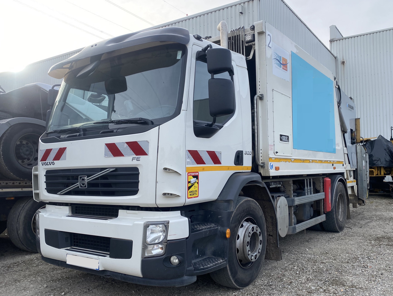 Volvo FE300 FAUN Müllwagen Garbage 2-Kammern Eu5 Top Zustand - Camión de basura: foto 1 Volvo FE300 FAUN Müllwagen Garbage 2-Kammern Eu5 Top Zustand - Camión de basura: foto 1