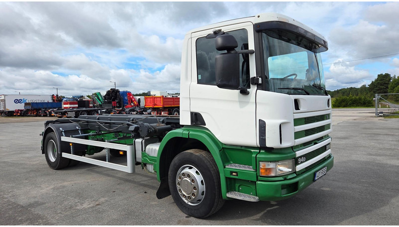 Scania P94 4X2 220 - Camión con equipo de cable: foto 2 Scania P94 4X2 220 - Camión con equipo de cable: foto 2