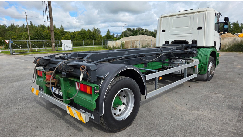 Scania P94 4X2 220 - Camión con equipo de cable: foto 3 Scania P94 4X2 220 - Camión con equipo de cable: foto 3