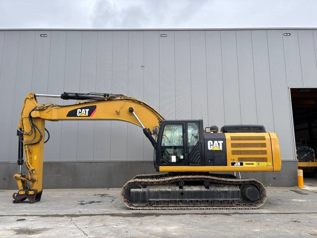 CAT 336F L XE (New Undercarriage)  - Excavadora de cadenas: foto 2 CAT 336F L XE (New Undercarriage)  - Excavadora de cadenas: foto 2