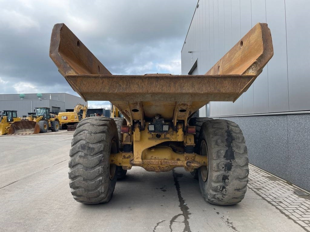 CAT 725 (CE certified - good working condition) - Dúmper articulado: foto 4 CAT 725 (CE certified - good working condition) - Dúmper articulado: foto 4
