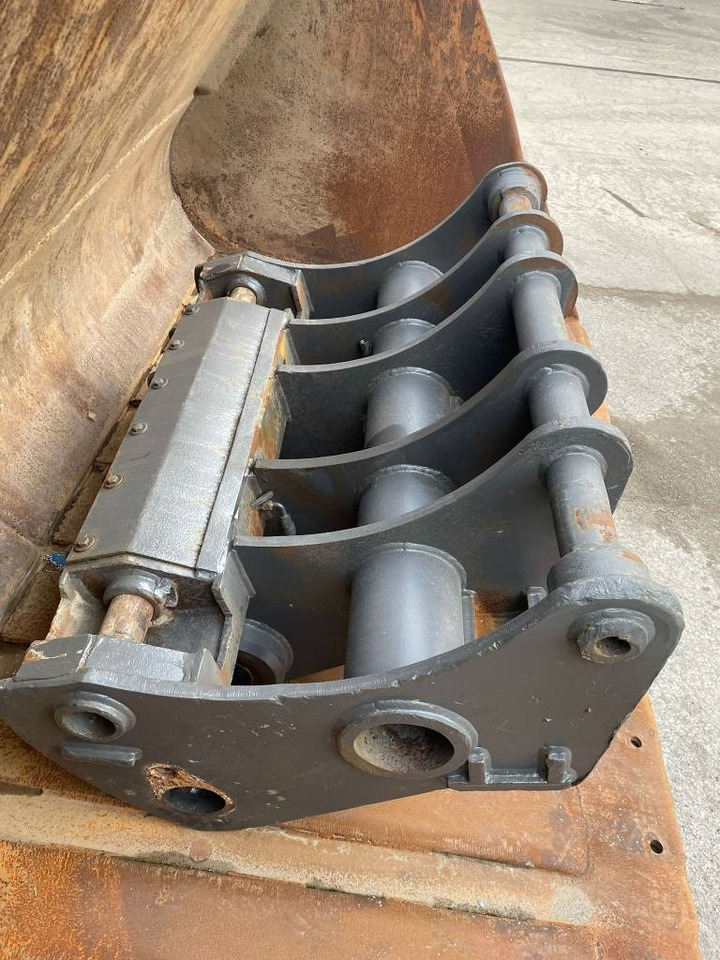 Volvo L250H L260H coupler + GP bucket - Cazo para Maquinaria de construcción: foto 2 Volvo L250H L260H coupler + GP bucket - Cazo para Maquinaria de construcción: foto 2