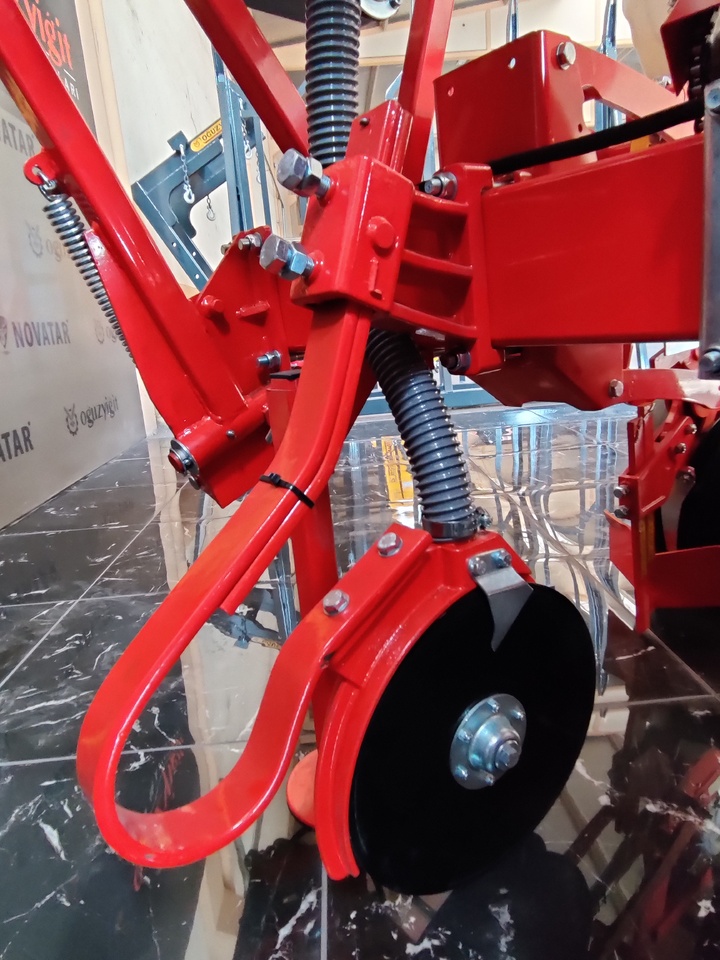 Novatar Pneumatic Seed Drill Machine - Sembradora de precisión: foto 5 Novatar Pneumatic Seed Drill Machine - Sembradora de precisión: foto 5