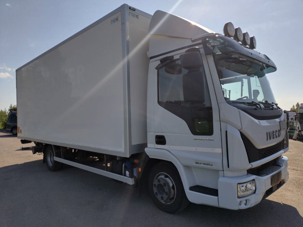Iveco Eurocargo 90-220 Nek kokovivuauk.kori+pl Euro6 - Camión caja cerrada: foto 2 Iveco Eurocargo 90-220 Nek kokovivuauk.kori+pl Euro6 - Camión caja cerrada: foto 2