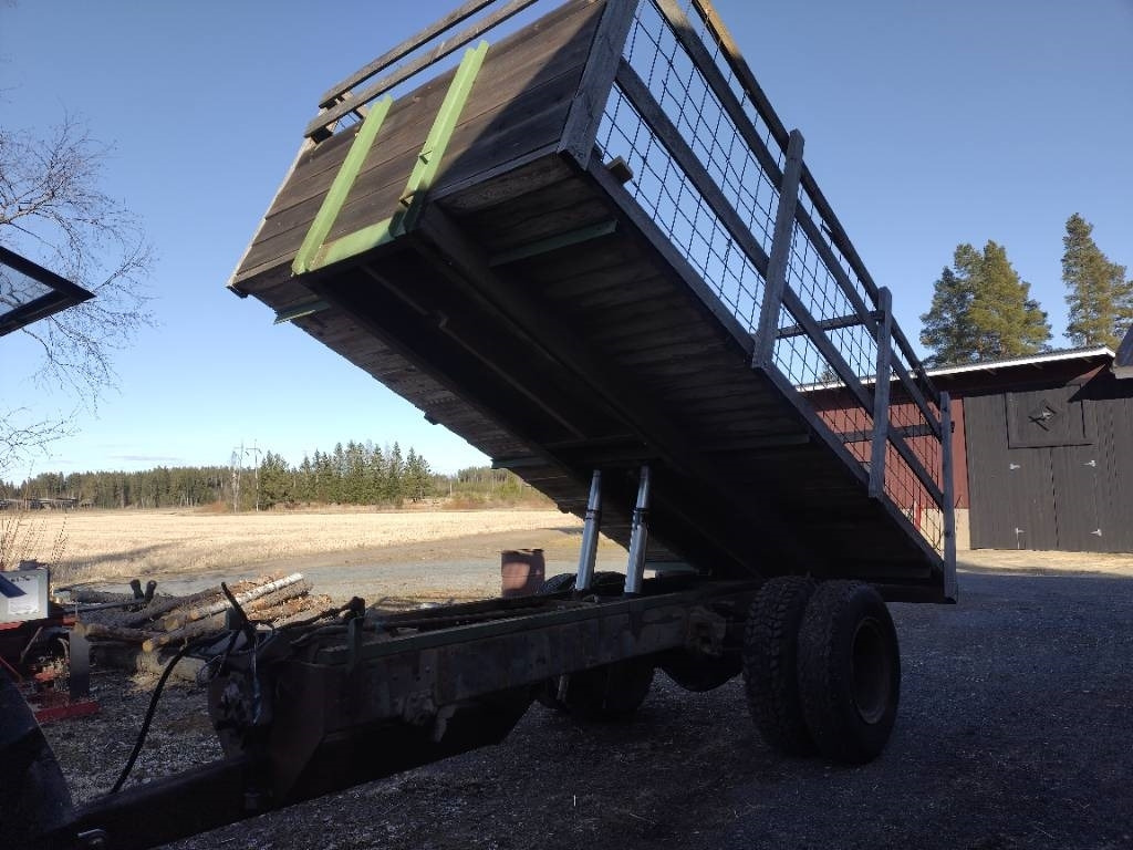 Klapikärry Kippivaunu - Remolque volquete agrícola: foto 3 Klapikärry Kippivaunu - Remolque volquete agrícola: foto 3