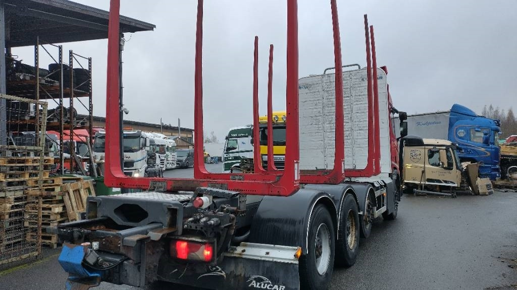 Scania XT650 8x4 puuvarustus,rautajouset - Camión forestal: foto 2 Scania XT650 8x4 puuvarustus,rautajouset - Camión forestal: foto 2