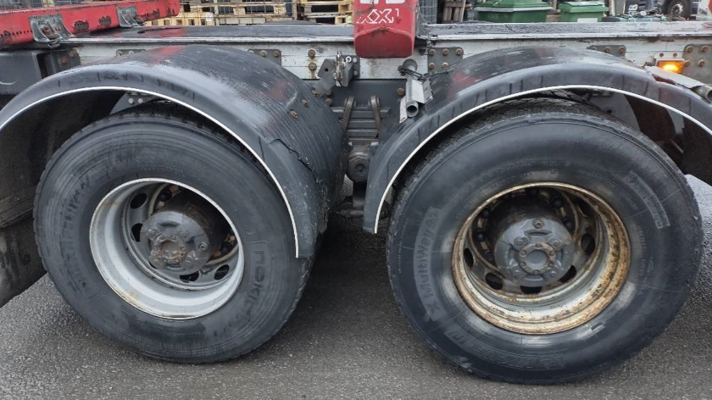 Scania XT650 8x4 puuvarustus,rautajouset - Camión forestal: foto 3 Scania XT650 8x4 puuvarustus,rautajouset - Camión forestal: foto 3