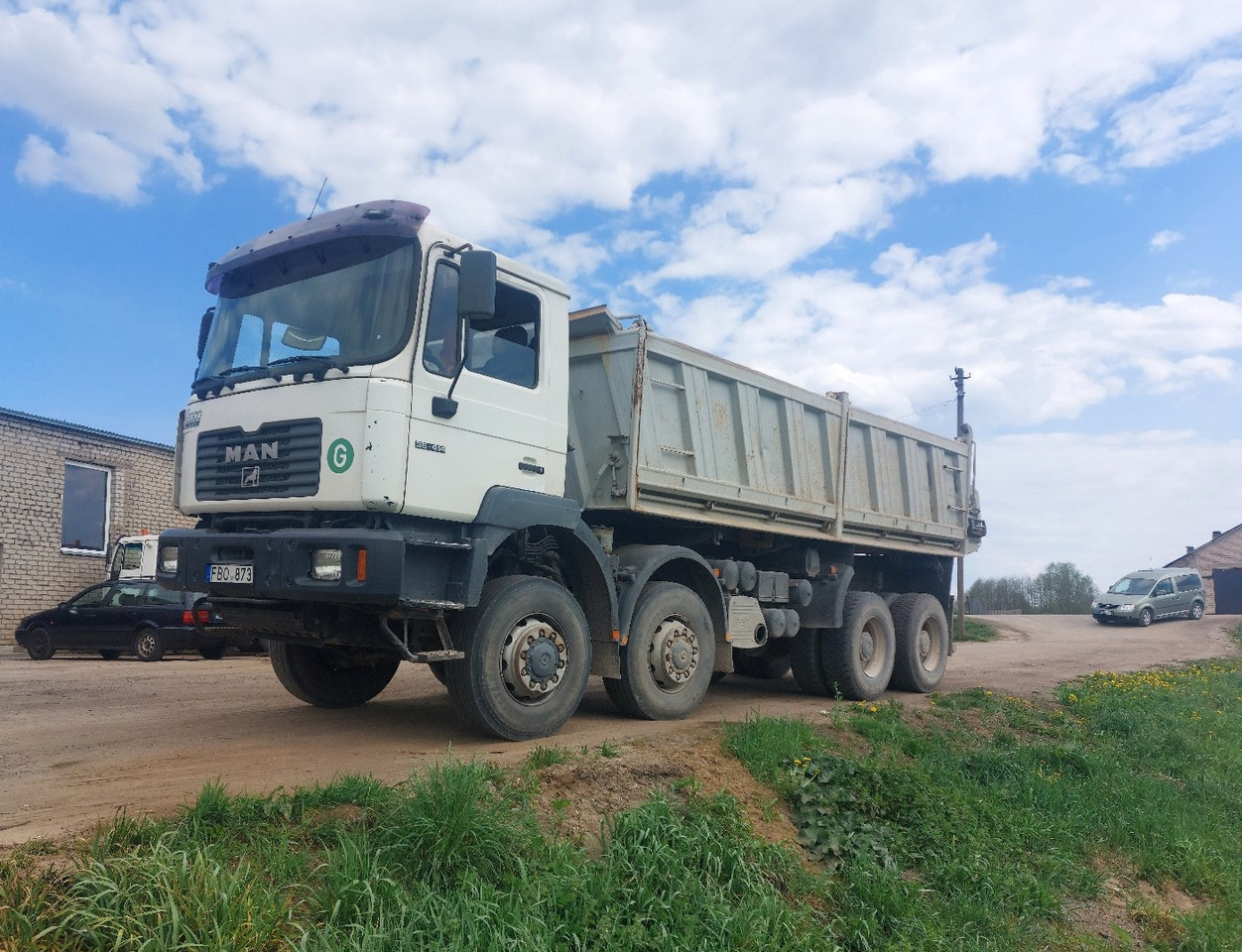 MAN 35.414 8X6 - Camión volquete: foto 2 MAN 35.414 8X6 - Camión volquete: foto 2