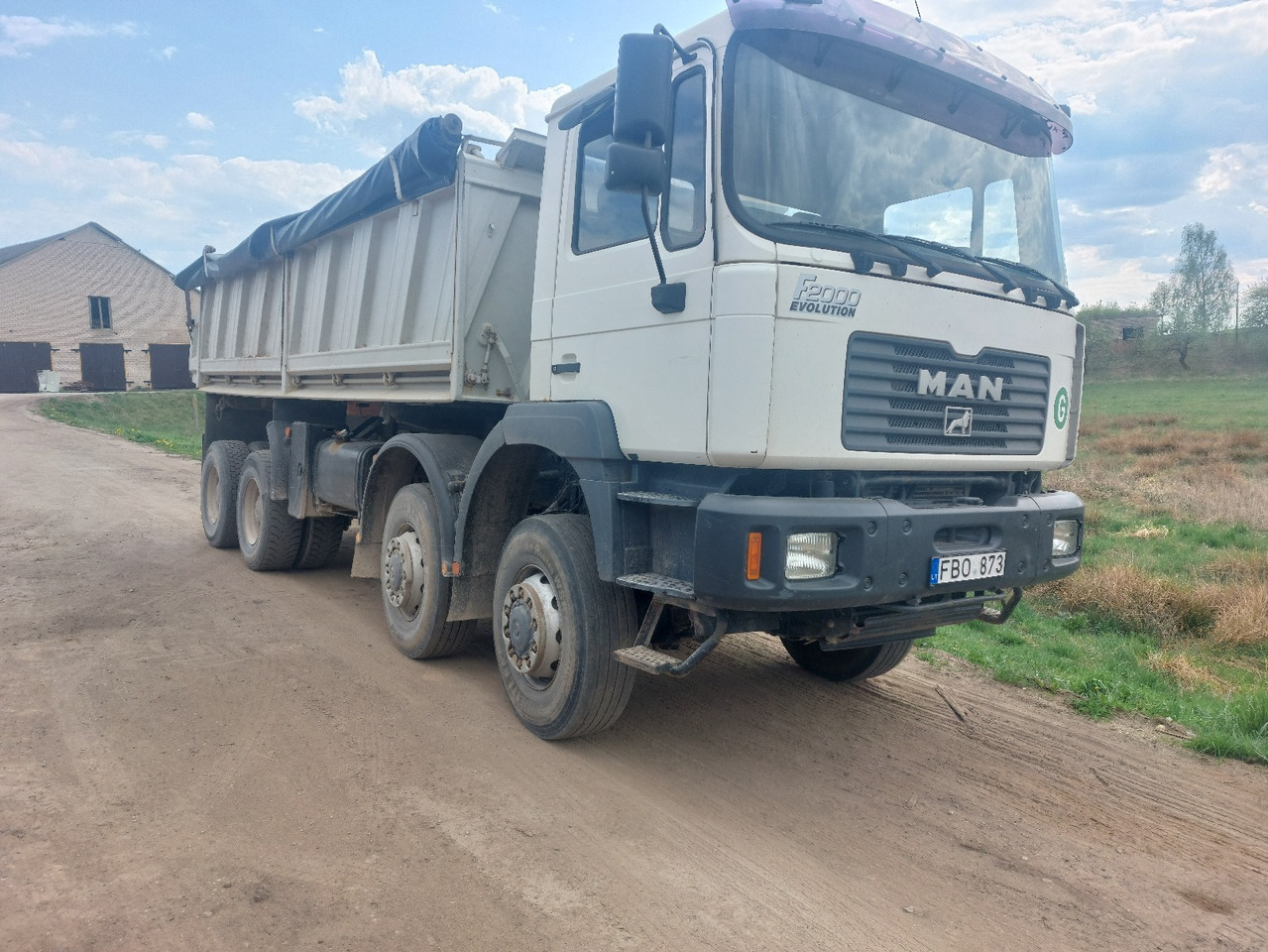 MAN 35.414 8X6 - Camión volquete: foto 1 MAN 35.414 8X6 - Camión volquete: foto 1