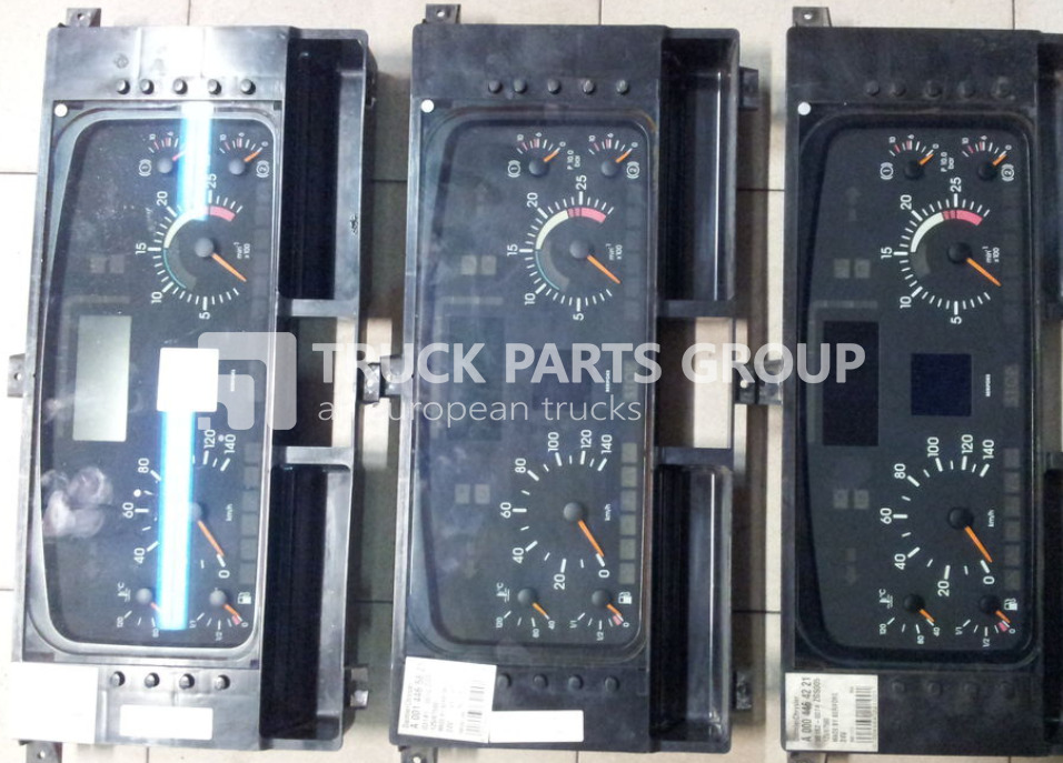 MERCEDES-BENZ Actros MP1 EURO2 instrument panel, instrument cluster, dashboard dashboard - Salpicadero para Camión: foto 1 MERCEDES-BENZ Actros MP1 EURO2 instrument panel, instrument cluster, dashboard dashboard - Salpicadero para Camión: foto 1