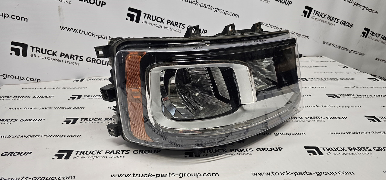 SCANIA Scania headlight S line EURO 6, lamps 2674390, 2379882, 2655848, 2674391, 2379886, 2655849, 2674392, 2674412, 2338121, 2338122, 2338273, 2338275, 2338281, 2338282, 2311420, 2295953, 2529168, 2346372, - Faro delantero para Camión: foto 1 SCANIA Scania headlight S line EURO 6, lamps 2674390, 2379882, 2655848, 2674391, 2379886, 2655849, 2674392, 2674412, 2338121, 2338122, 2338273, 2338275, 2338281, 2338282, 2311420, 2295953, 2529168, 2346372, - Faro delantero para Camión: foto 1