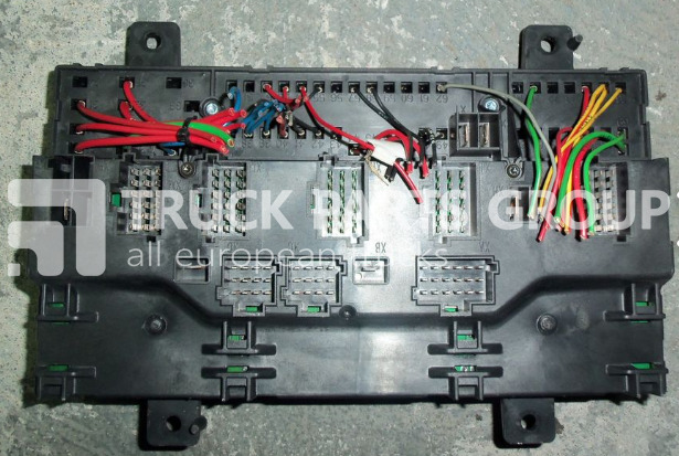 VOLVO FH13, FM13, EURO 4, EURO 5 emission fuse and relay centre, centr fuse block - Fusible para Camión: foto 3 VOLVO FH13, FM13, EURO 4, EURO 5 emission fuse and relay centre, centr fuse block - Fusible para Camión: foto 3