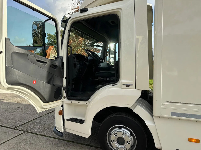 Mercedes-Benz Atego 916 / NL TRUCK / EURO 6 / TOP CONDITION!! / ELEC. SLIDING DOOR+DOUBLE SIDE DOOR+STEP / NEW TACHO - Camión caja cerrada: foto 4 Mercedes-Benz Atego 916 / NL TRUCK / EURO 6 / TOP CONDITION!! / ELEC. SLIDING DOOR+DOUBLE SIDE DOOR+STEP / NEW TACHO - Camión caja cerrada: foto 4