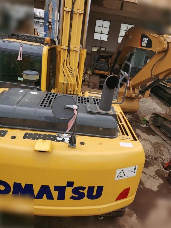 KOMATSU PC200 - Excavadora de cadenas: foto 5 KOMATSU PC200 - Excavadora de cadenas: foto 5
