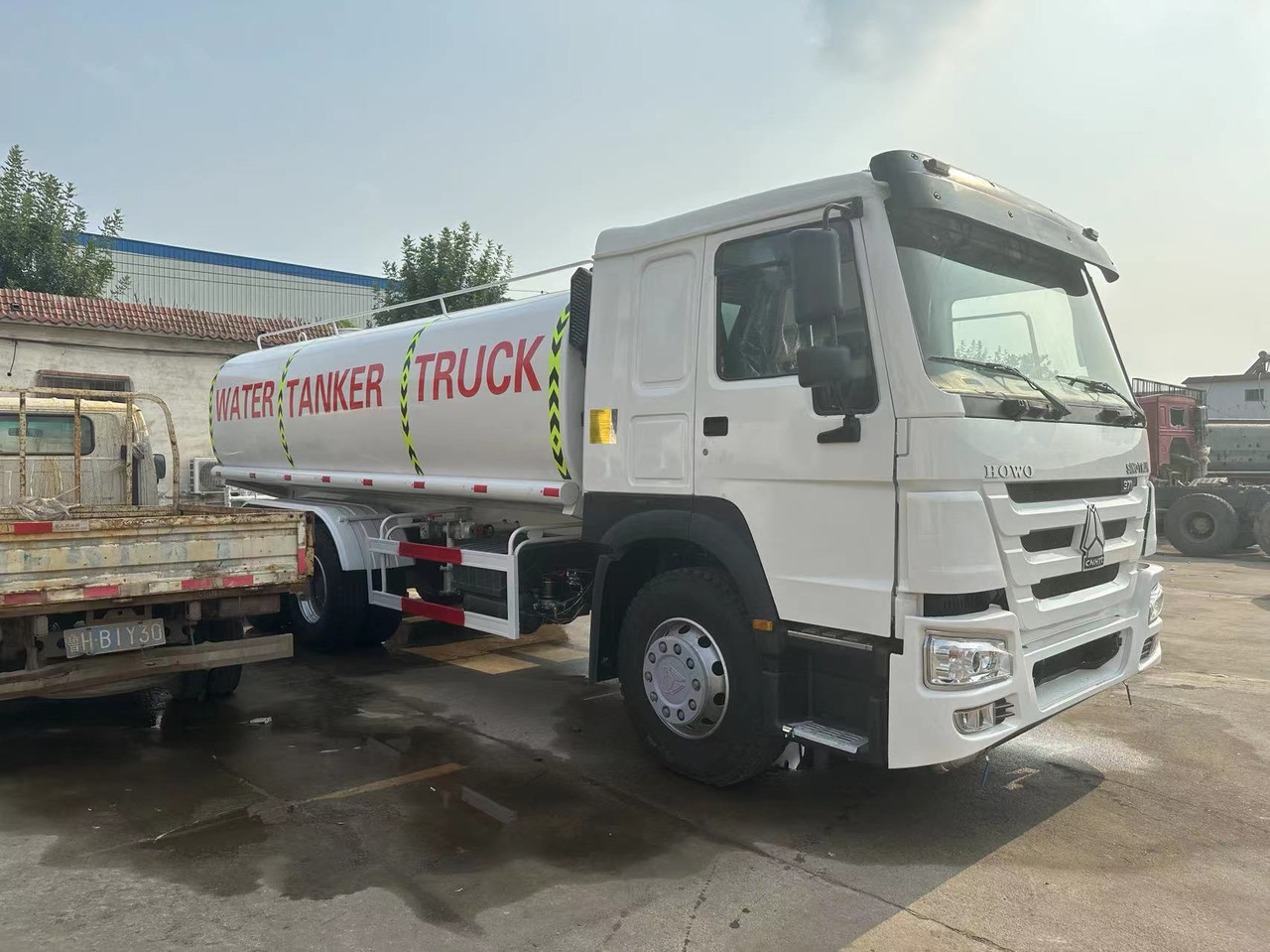 Howo 371 - Camión cisterna: foto 2 Howo 371 - Camión cisterna: foto 2