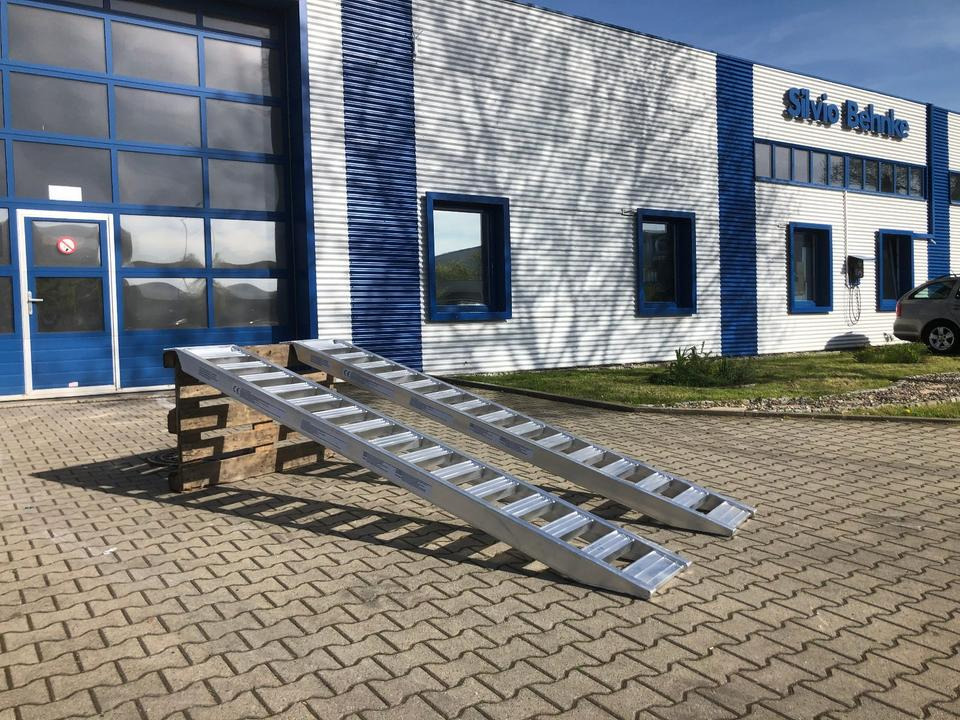 Alurampen Satz 2,5m 2000KG Minibagger Minilader Quad Auffahrrampe *INKL.19% MWST* - Rampa de carga: foto 4 Alurampen Satz 2,5m 2000KG Minibagger Minilader Quad Auffahrrampe *INKL.19% MWST* - Rampa de carga: foto 4