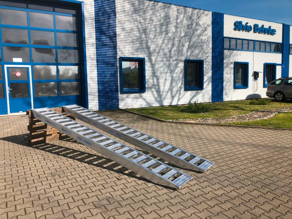 Alurampen Satz 4m 4000KG Minibagger Minilader Quad Auffahrrampe *INKL.19% MWST* - Rampa de carga: foto 5 Alurampen Satz 4m 4000KG Minibagger Minilader Quad Auffahrrampe *INKL.19% MWST* - Rampa de carga: foto 5