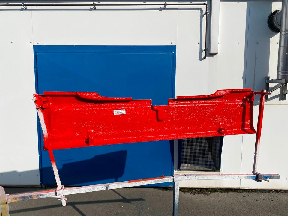 MAN Lions City A21 Heckstoßstange mit AHK Ausschnitt Lackiert UNI-Wunschfarbton OE 88732035011 / 88.73203-5011 *INKL.19% MWST* - Parachoques para Autobús: foto 2 MAN Lions City A21 Heckstoßstange mit AHK Ausschnitt Lackiert UNI-Wunschfarbton OE 88732035011 / 88.73203-5011 *INKL.19% MWST* - Parachoques para Autobús: foto 2