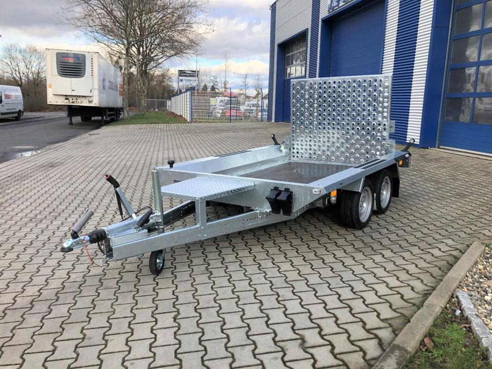 Vermietung / Tieflader 2700KG / Anhänger / ab 3 Tage / Auffahrrampe / Schaufelablage - Remolque porta maquinaria: foto 4 Vermietung / Tieflader 2700KG / Anhänger / ab 3 Tage / Auffahrrampe / Schaufelablage - Remolque porta maquinaria: foto 4