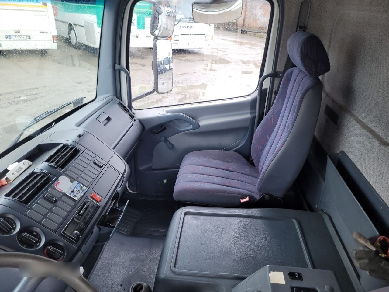 Camión caja abierta Mercedes-Benz Atego 815: foto 9