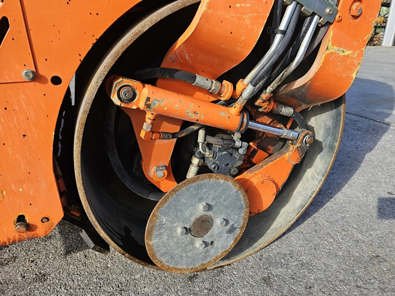 Compactador mixto BOMAG BW100AC-4: foto 12