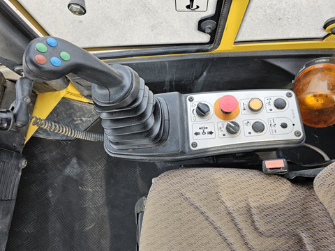 Compactador BOMAG BW213DH-4 BVC: foto 11 Compactador BOMAG BW213DH-4 BVC: foto 11