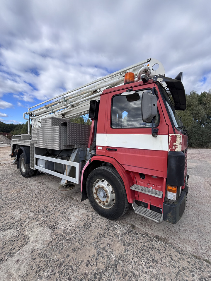SCANIA - Camión de bomberos: foto 3 SCANIA - Camión de bomberos: foto 3